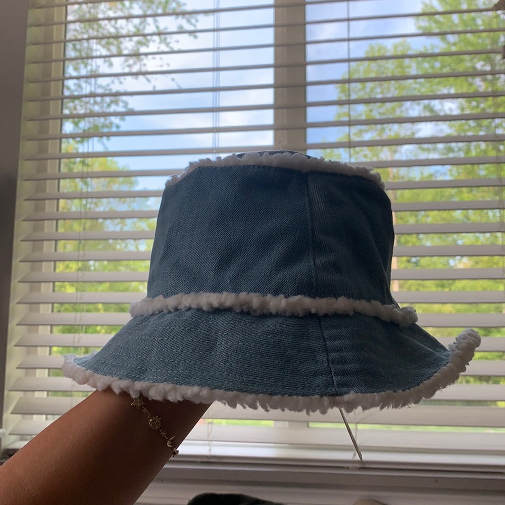 Urban outfitters bucket hat